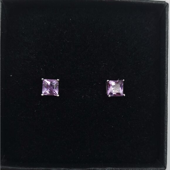 0.56 Carat Brazilian Amethyst Earrings - Picture 1 of 9